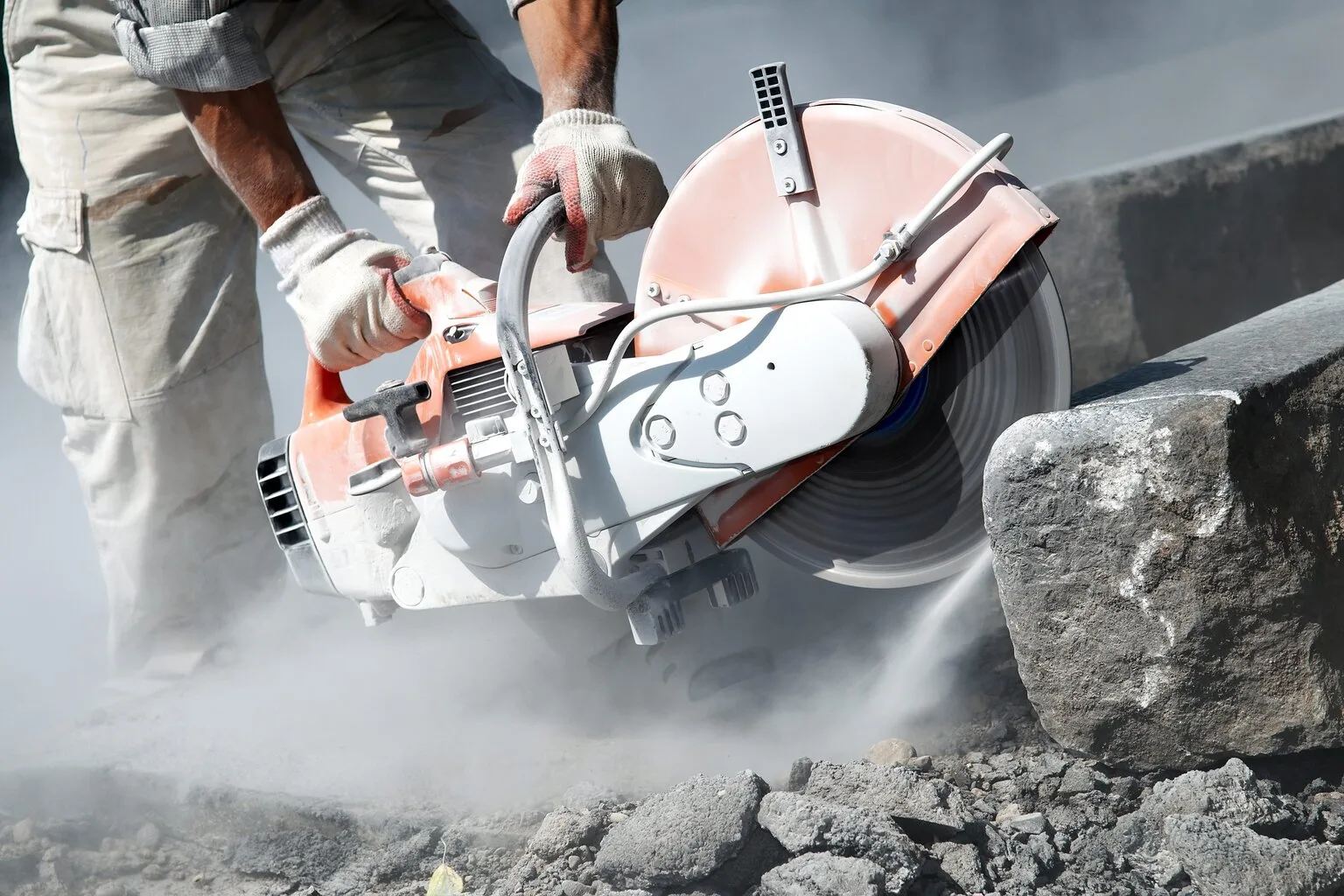Tři typy diamantových kotoučů: segmentový, souvislý a turbo