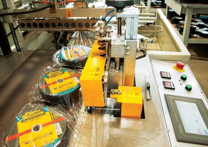 Embalaje y etiquetado de productos abrasivos terminados NovoAbrasive