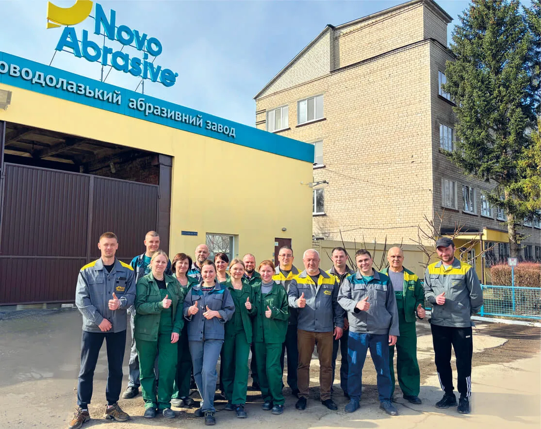 Команда NovoAbrasive на виробництві