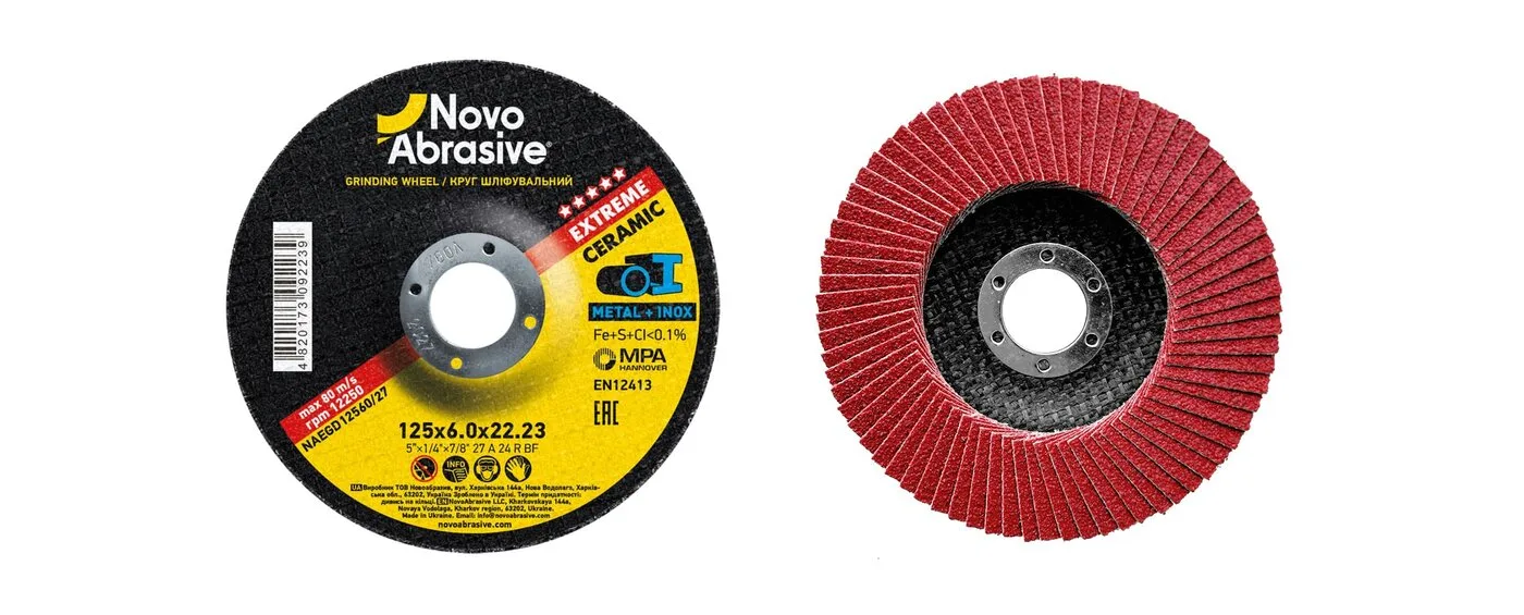 Schruppscheibe NovoAbrasive Extreme 125×6,0 mm und Fächerscheibe Keramik CR P60 nebeneinander
